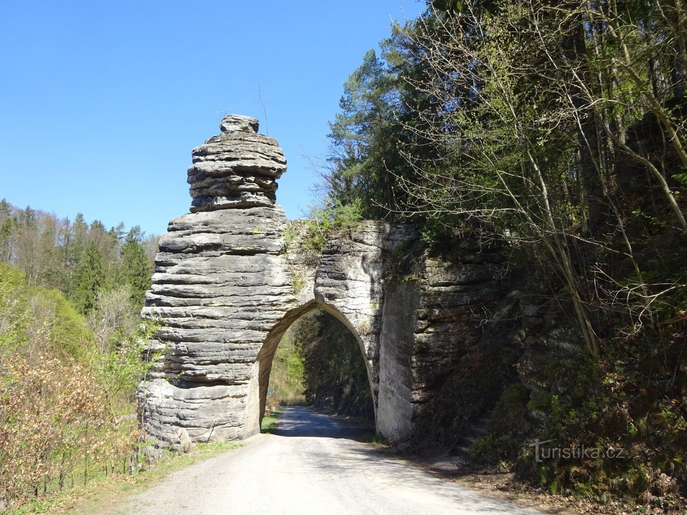 Bohemian Paradise ja mielenkiintoinen tietunneli - Pekařova brána