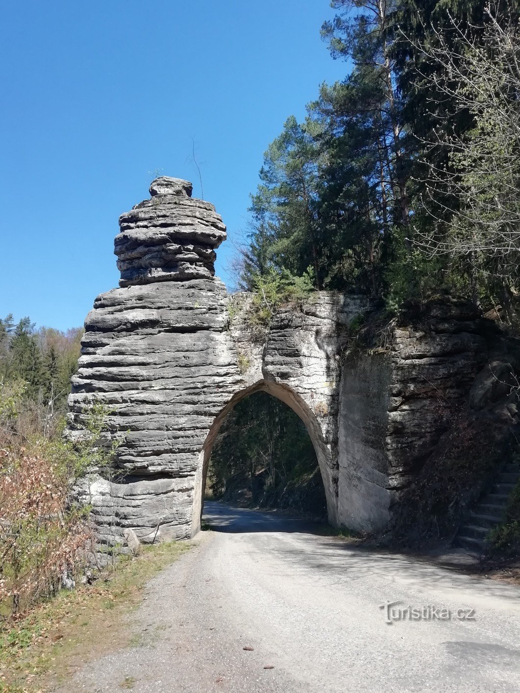 Böhmisches Paradies und ein interessanter Straßentunnel - Pekařova brána