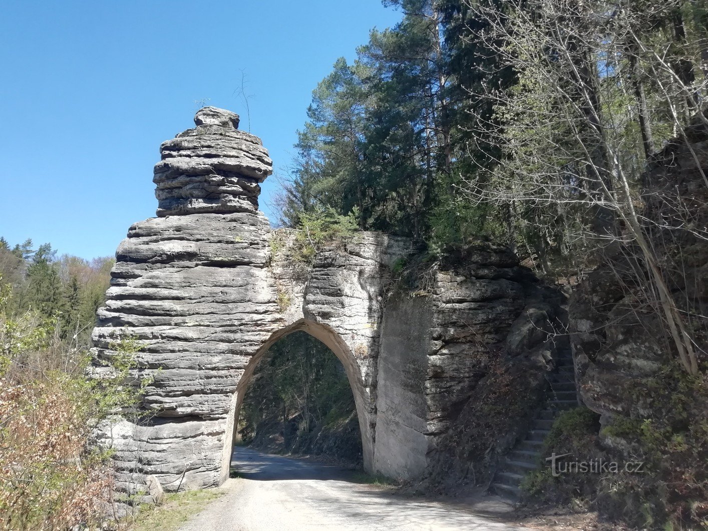 Böhmisches Paradies und ein interessanter Straßentunnel - Pekařova brána