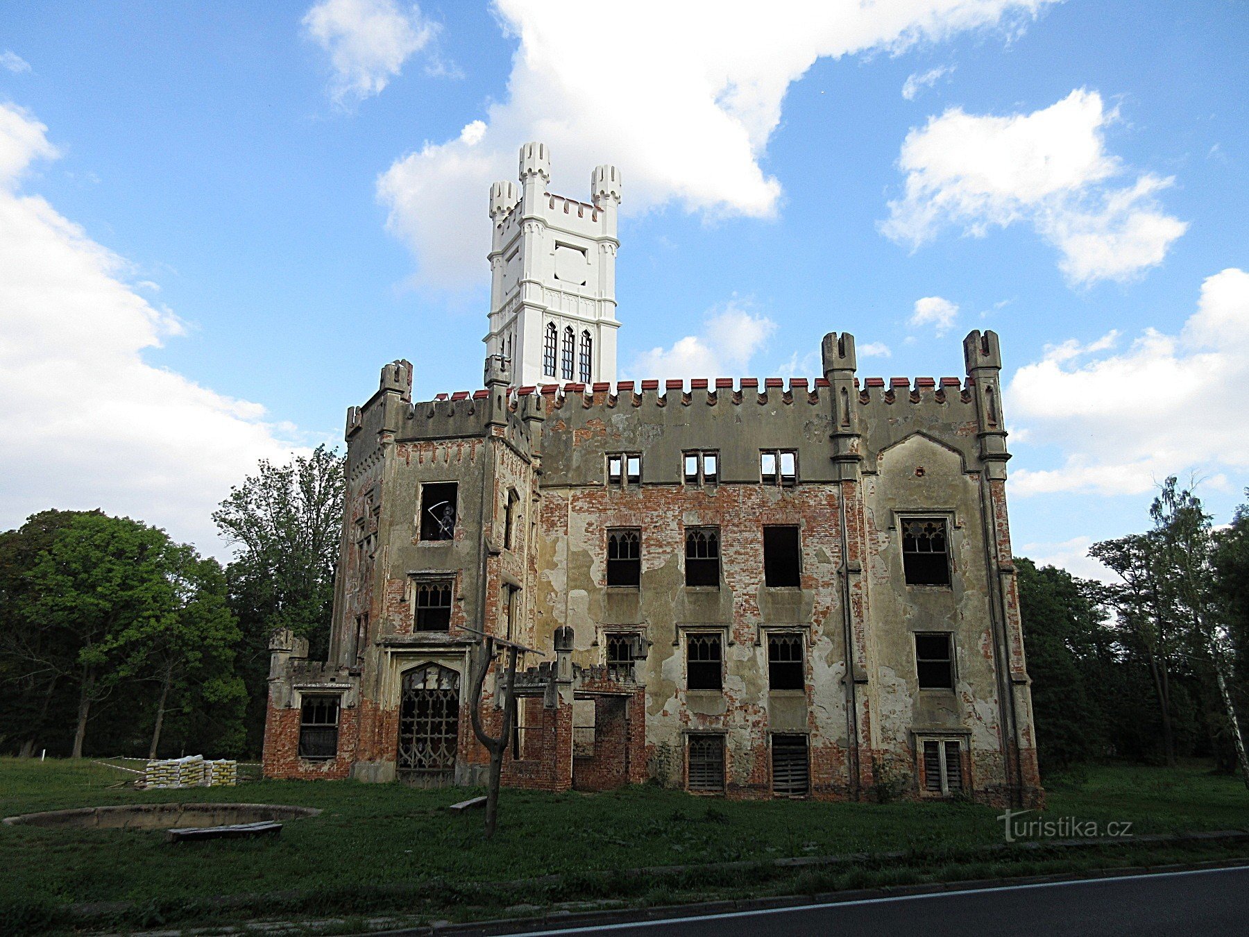 Český Rudolec – Burg und Brauerei