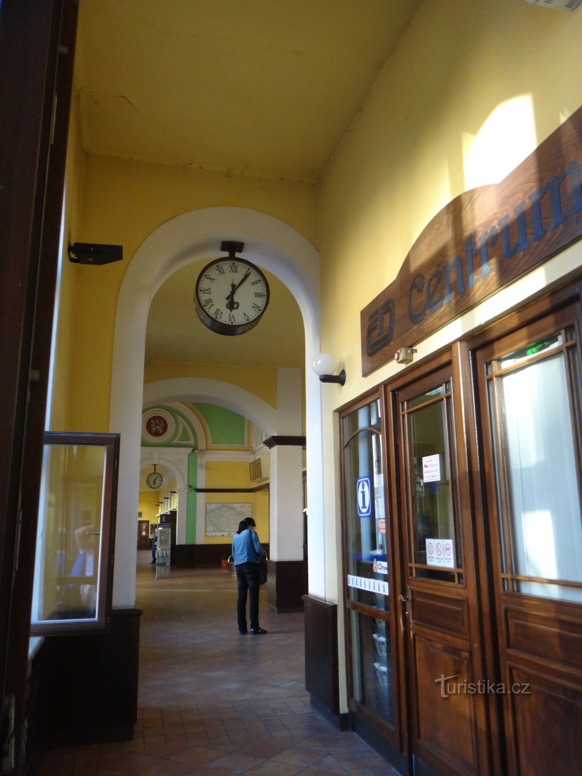 Innenraum des Bahnhofs Český Těšín