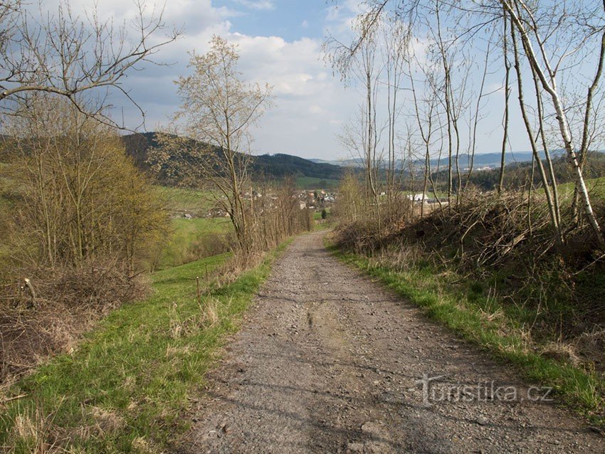 Drumul era odată făcut din asfalt