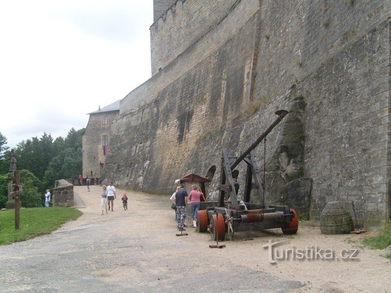 The way to the castle