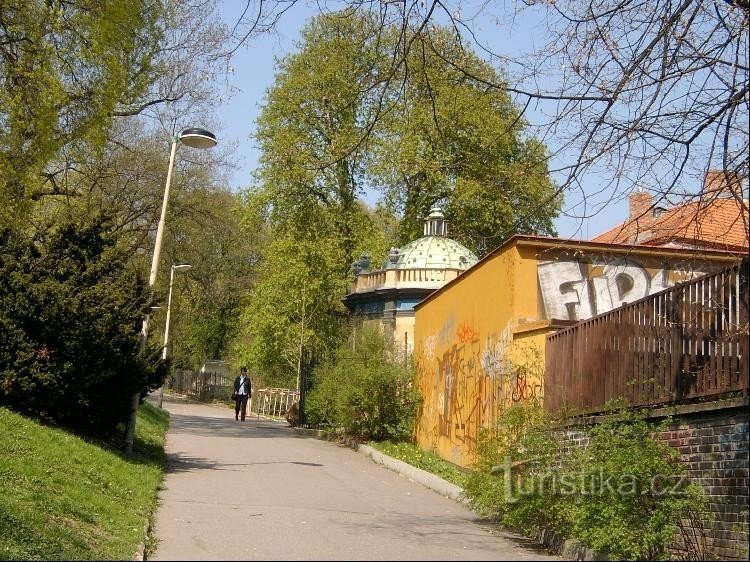 Calea către Templul Nopții