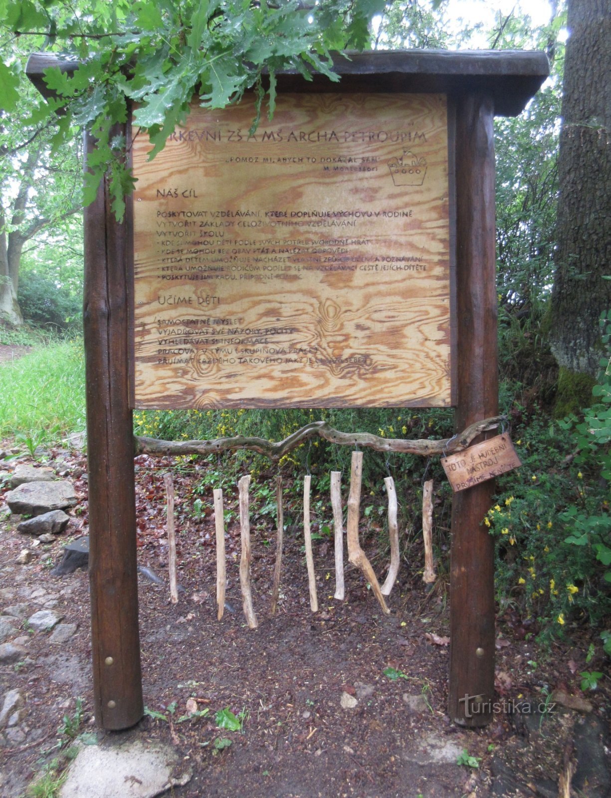 The way to the observation tower - play with sticks