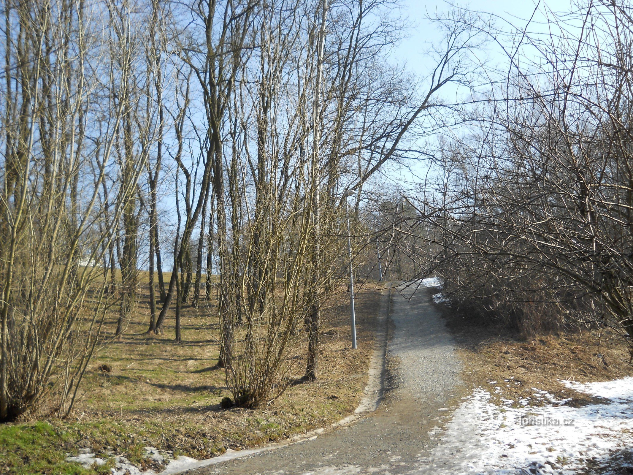 Ścieżka do tunelu do Czeskiej Doliny