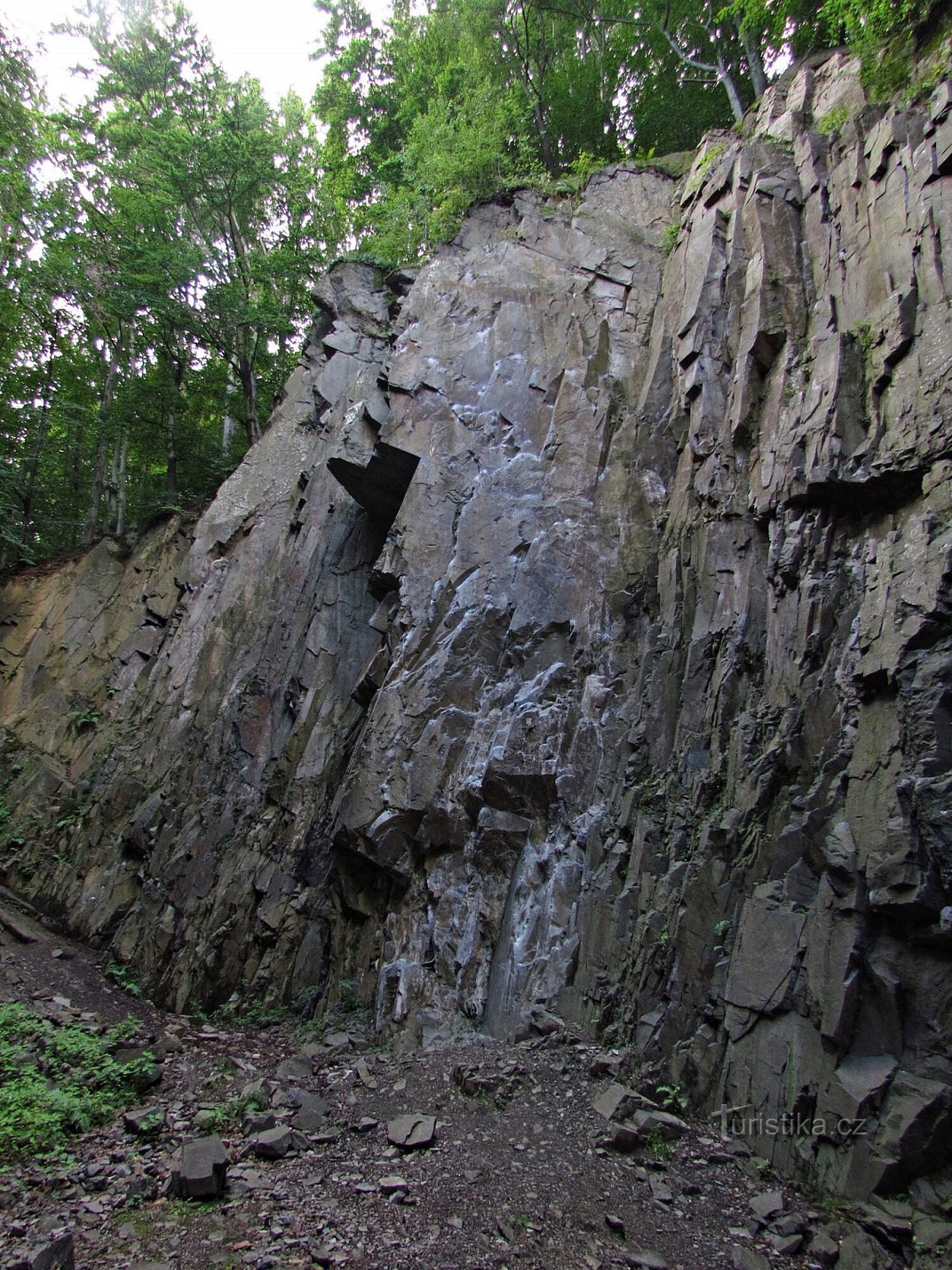 Weg nach Helfštýn - 3. Durch den Steinbruch Gabrielka nach Týn nad Bečvou