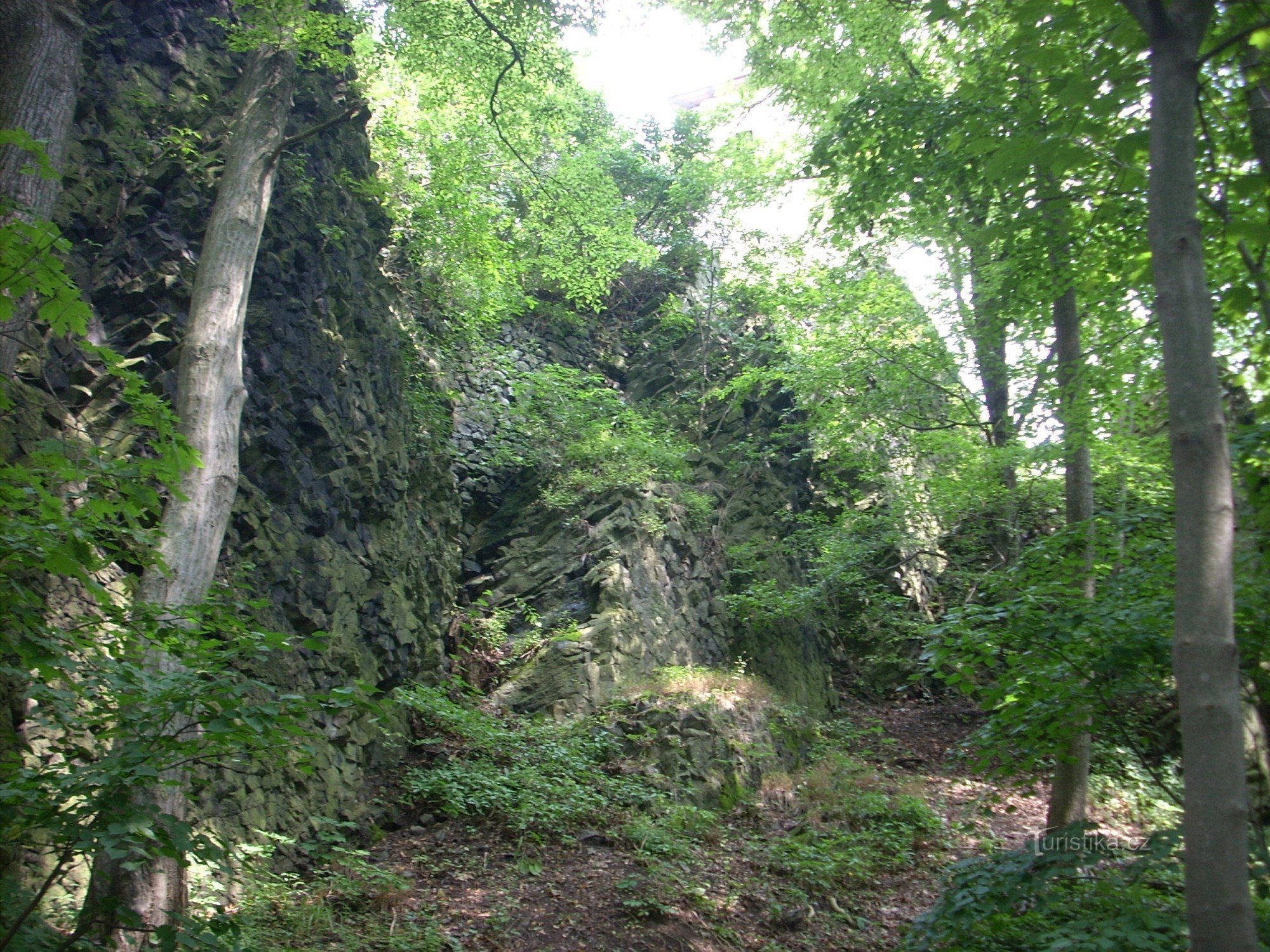 la strada per Zámecký vrch