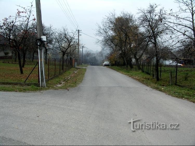 Route à travers le village