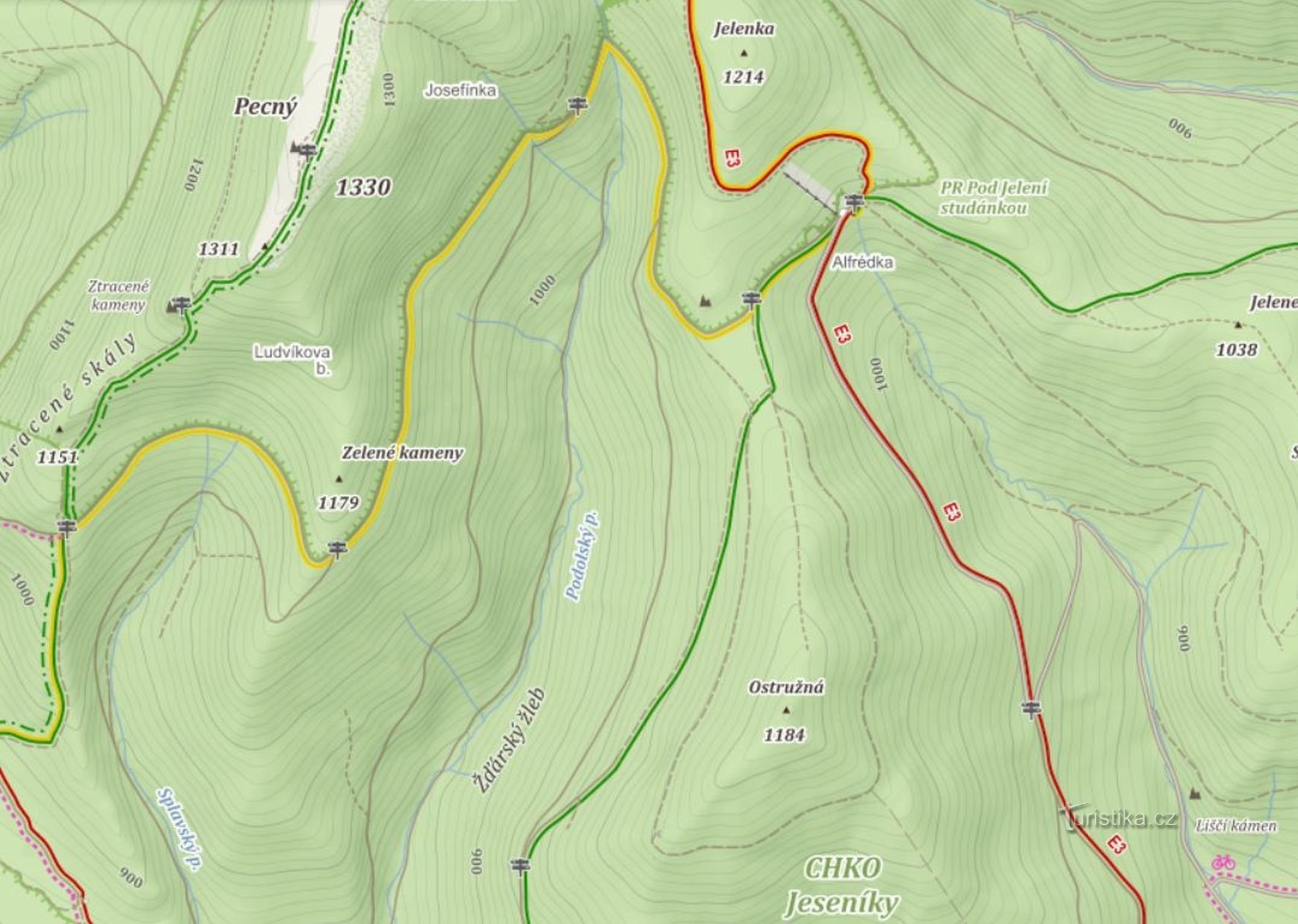 La strada da Alfrédka a Ostružná.