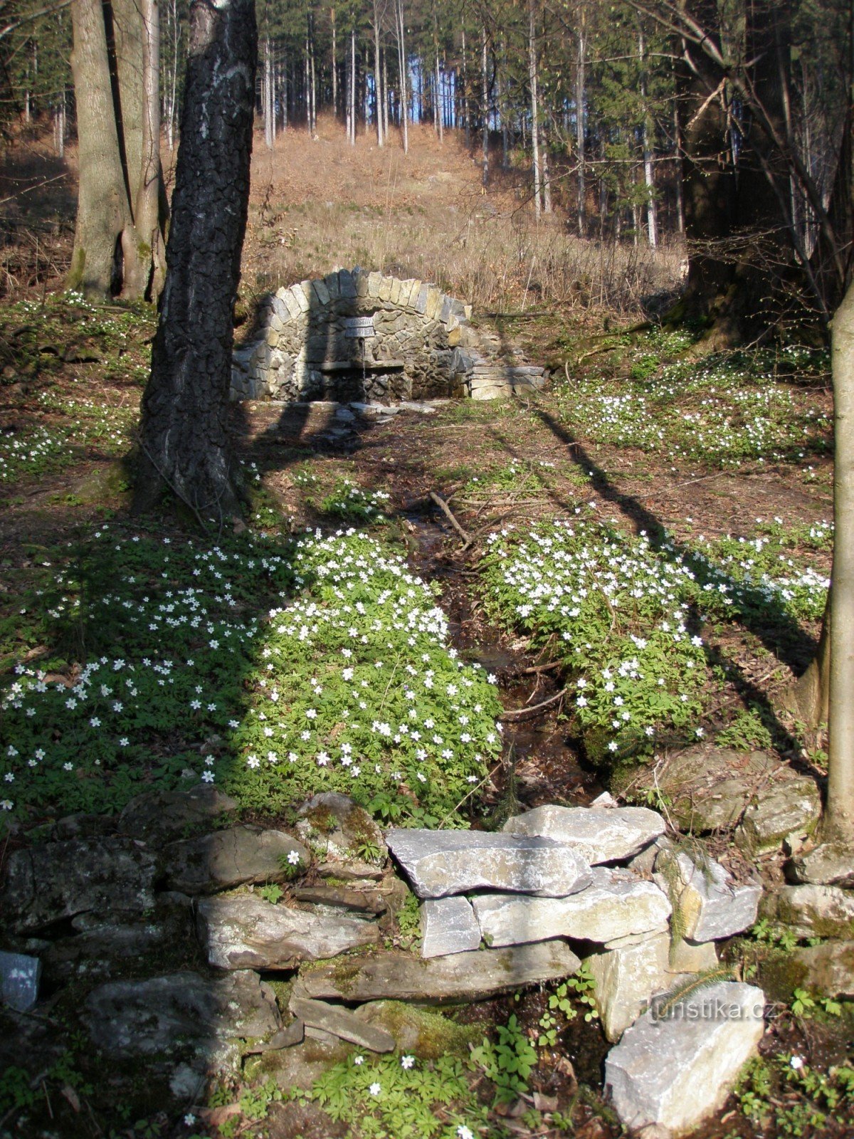 On the way to the Na pomezí caves