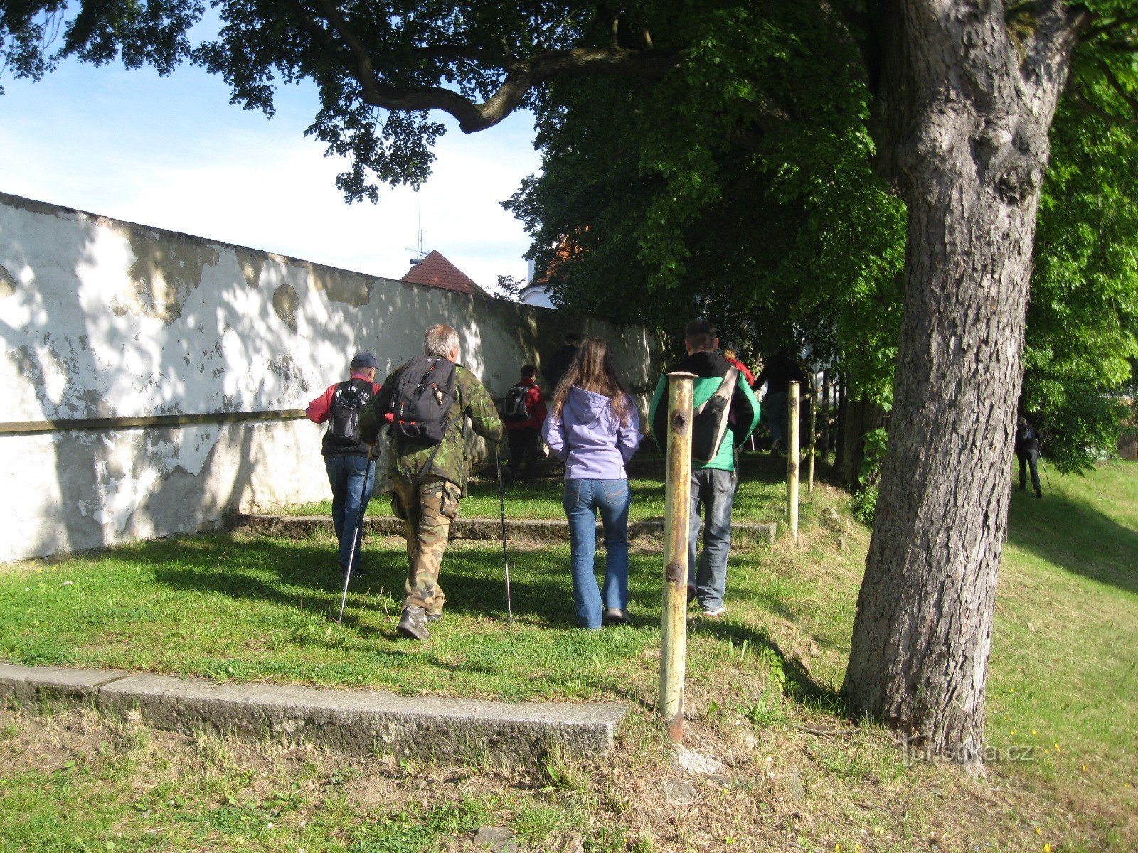 Sur le chemin de l'église