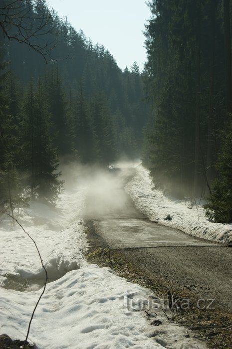 Sulla strada intorno al fiume Smradlavka