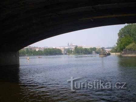 Na poti na cesarski travnik