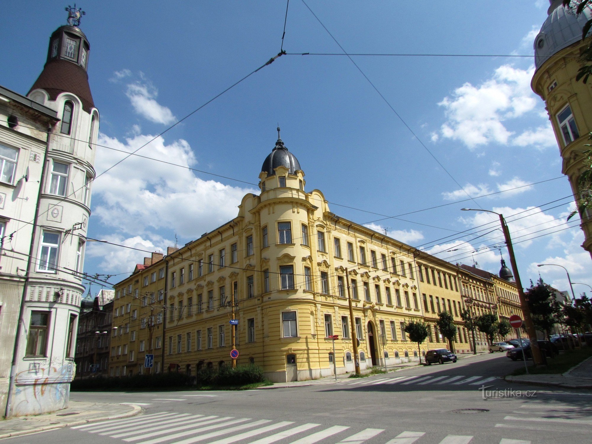 på väg från stationen till centrum