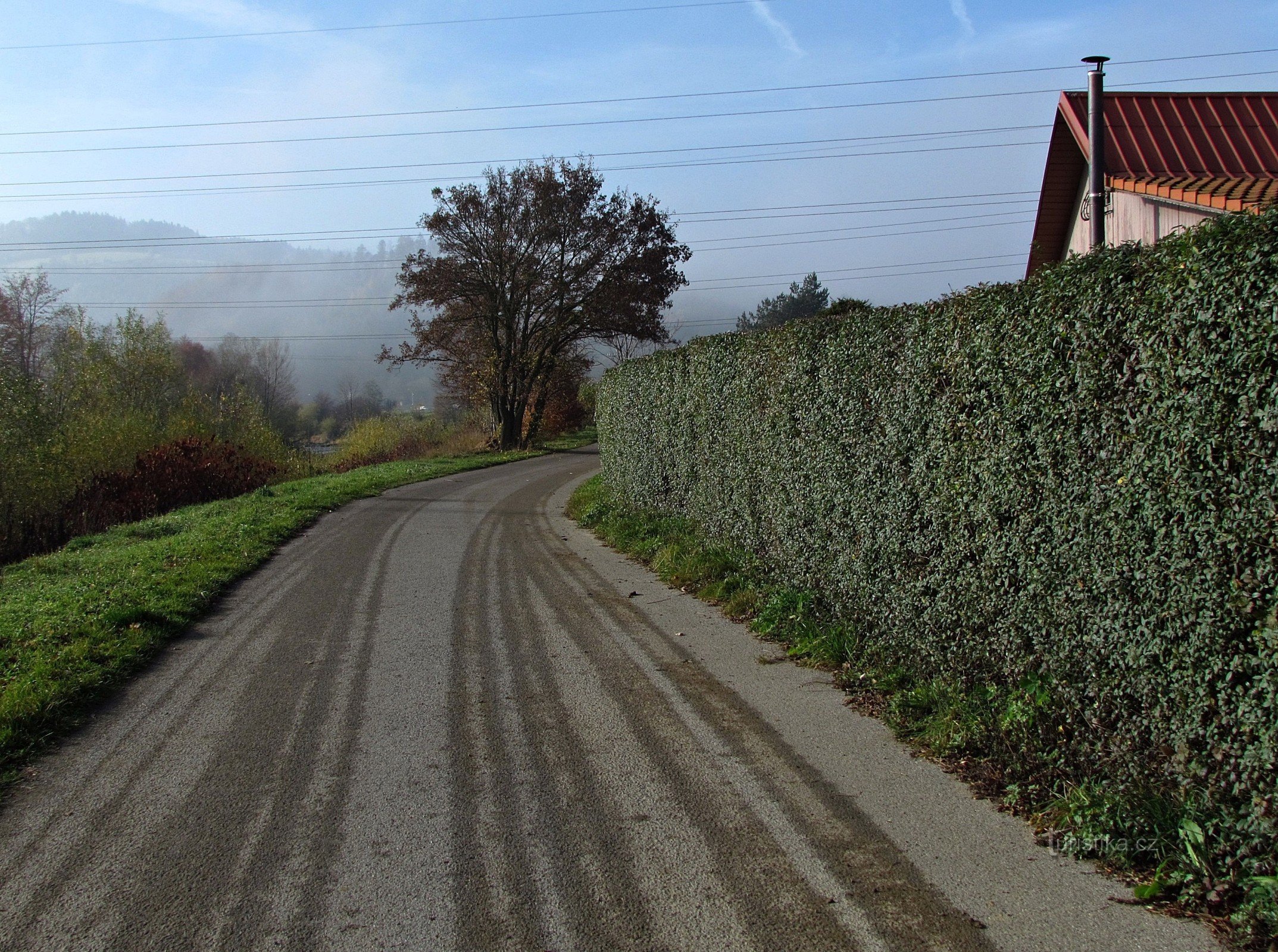 onderweg langs de oevers van de rivier de Bečva