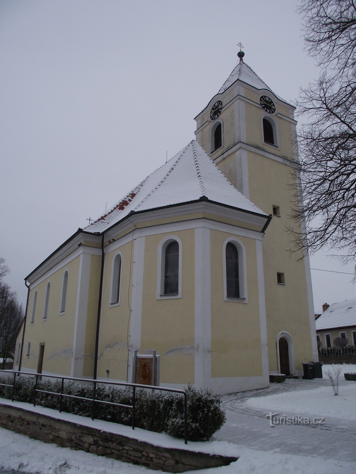 Cetkovice – kostel sv. Filipa a Jakuba