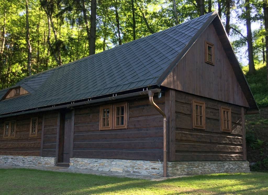 Casa de campo em Nové Hrádek na floresta