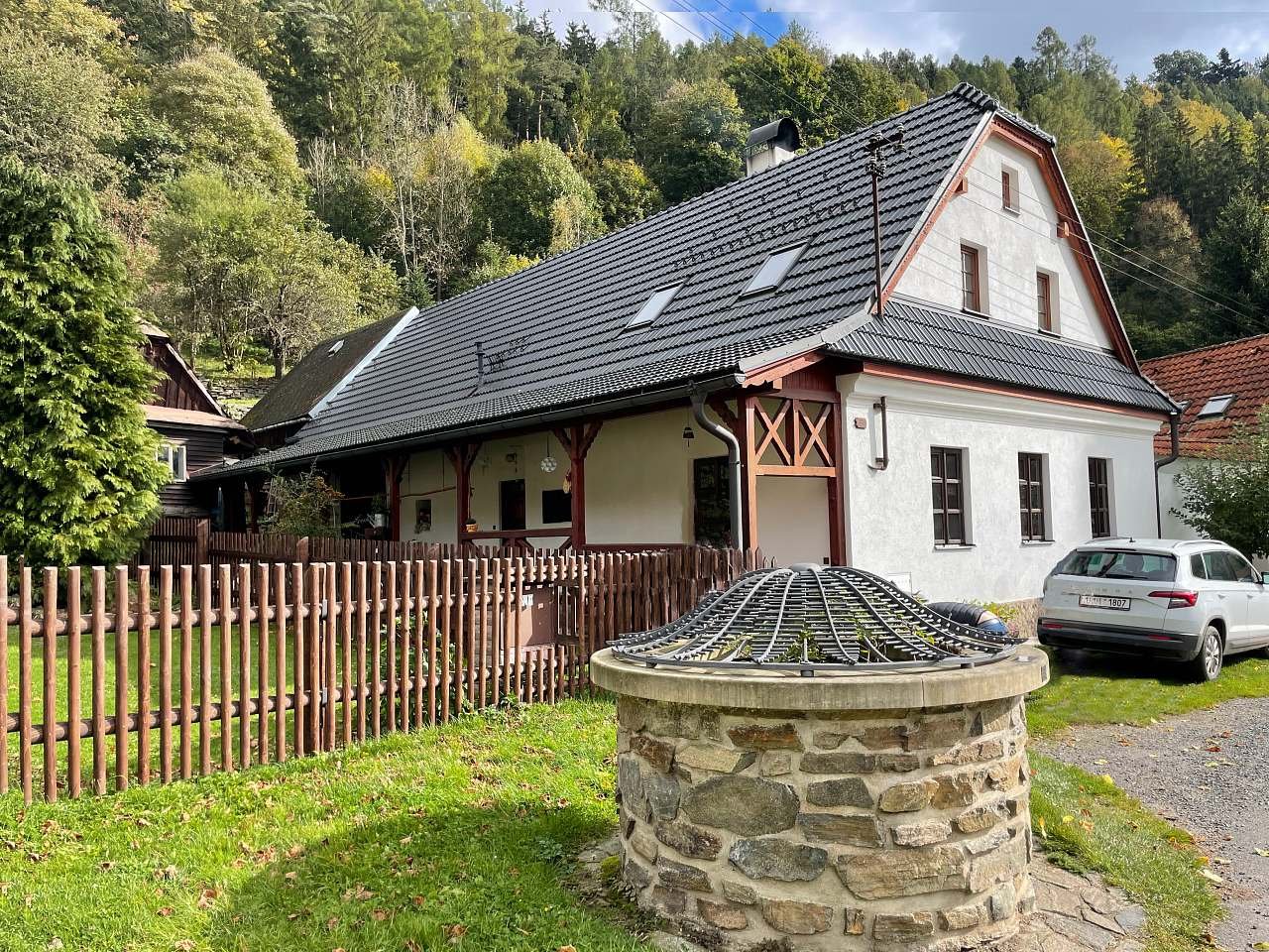 Cottage sous le château vue extérieure1