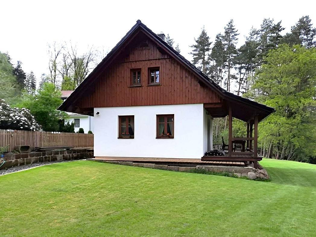 Uma casa perto da floresta Březka