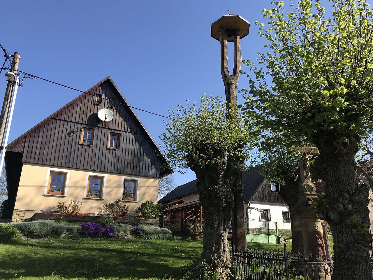 Hütte am Glockenturm