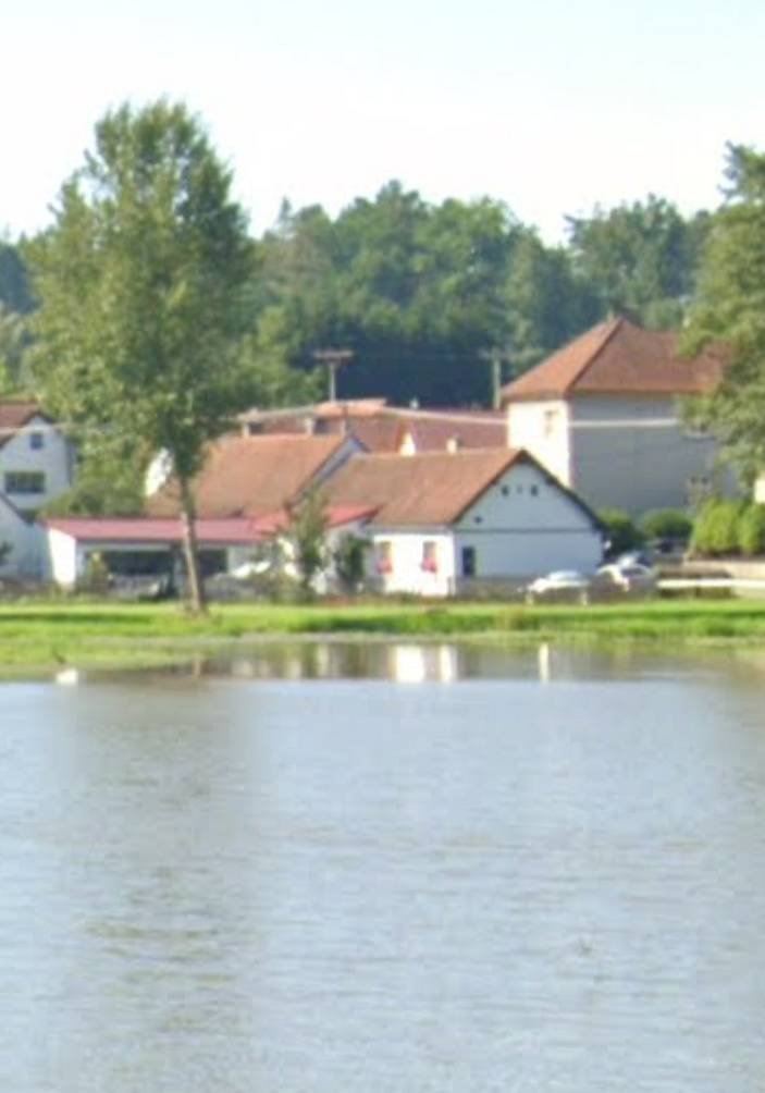 Chalupa Ceslava u rybníka