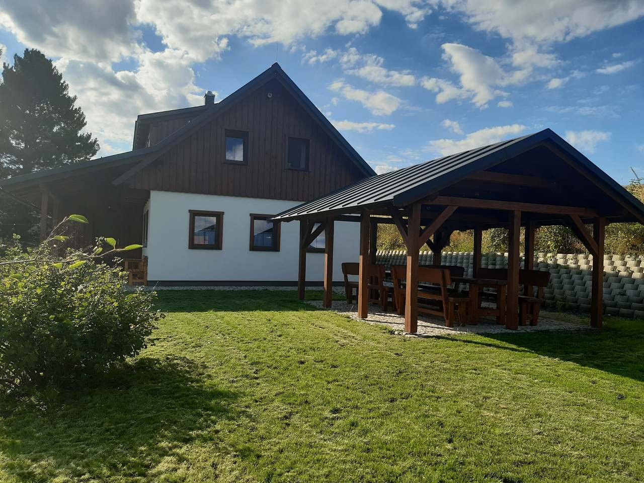 Duhová sova cottage for rent in Jílové near Držkov
