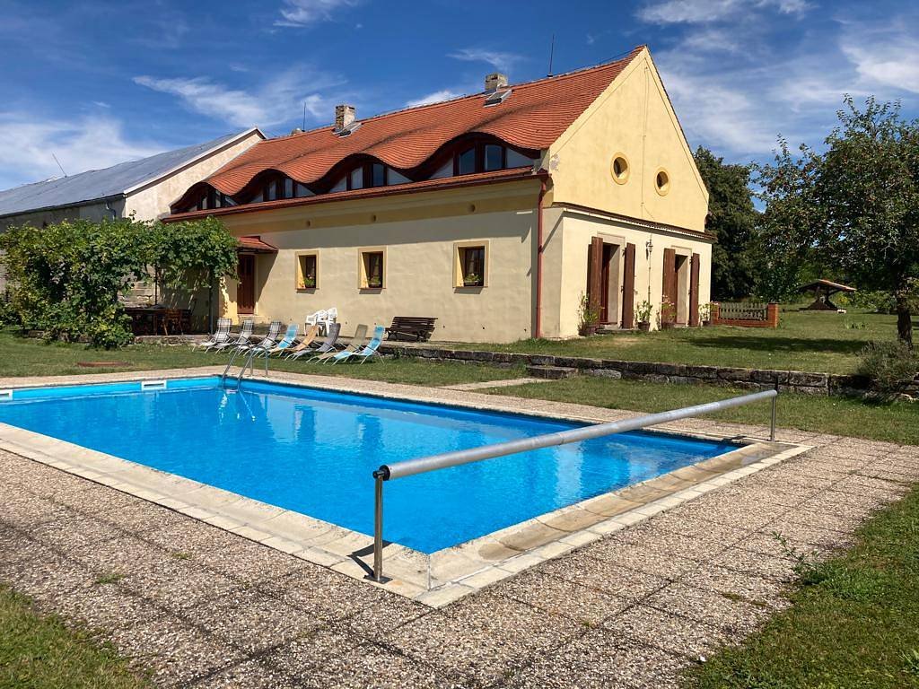 Ferienhaus Dvur Skašov