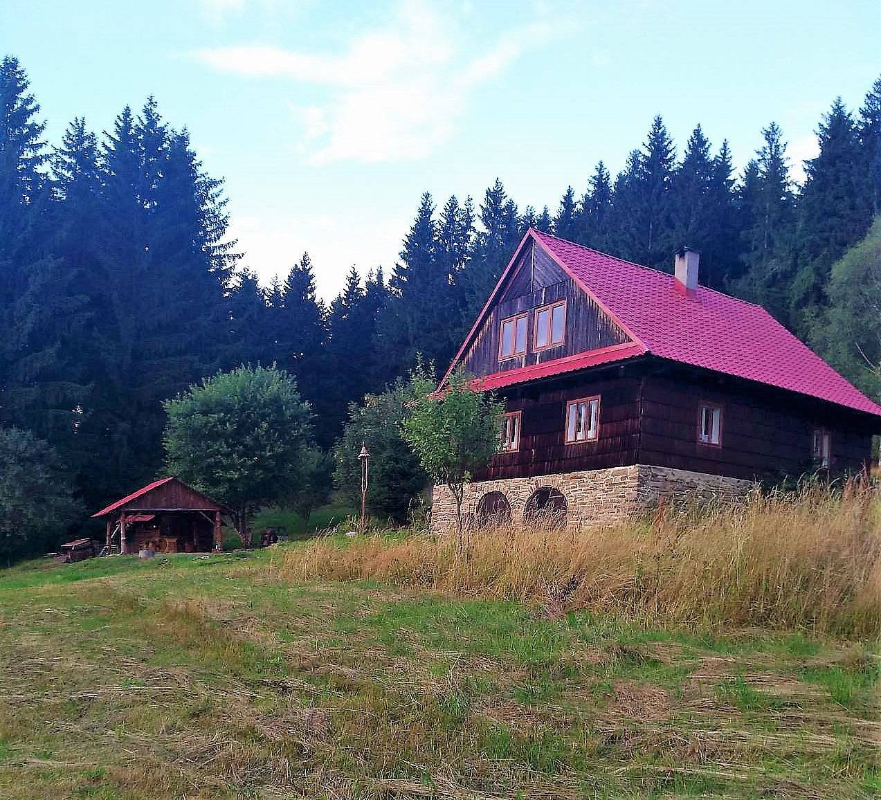 Cabaña Jezerná desde el frente