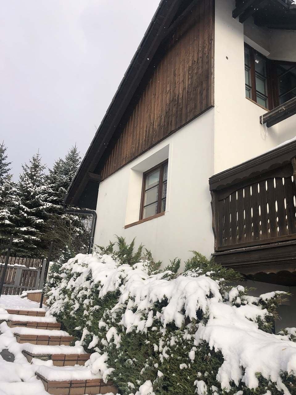 Hütte Kocianka im Winter Loučná nad Desnou