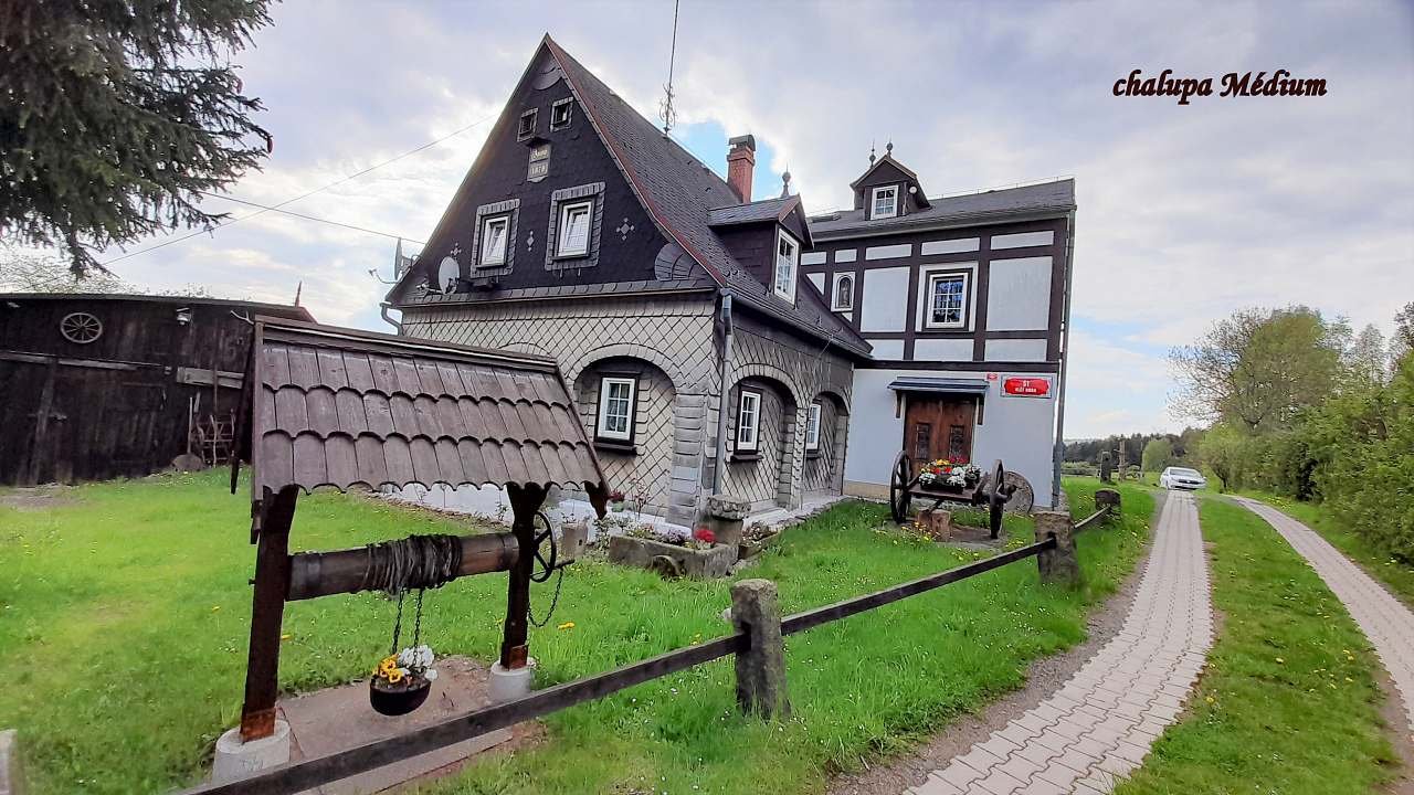 Cottage Medium Vlčí hora-accommodatie in de buurt van Krásná Lípa