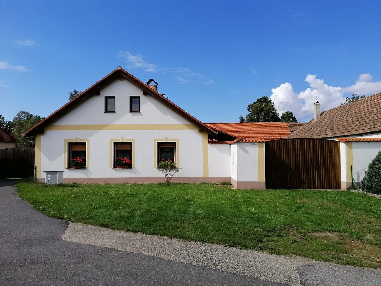 Cottage in the village of Tušť