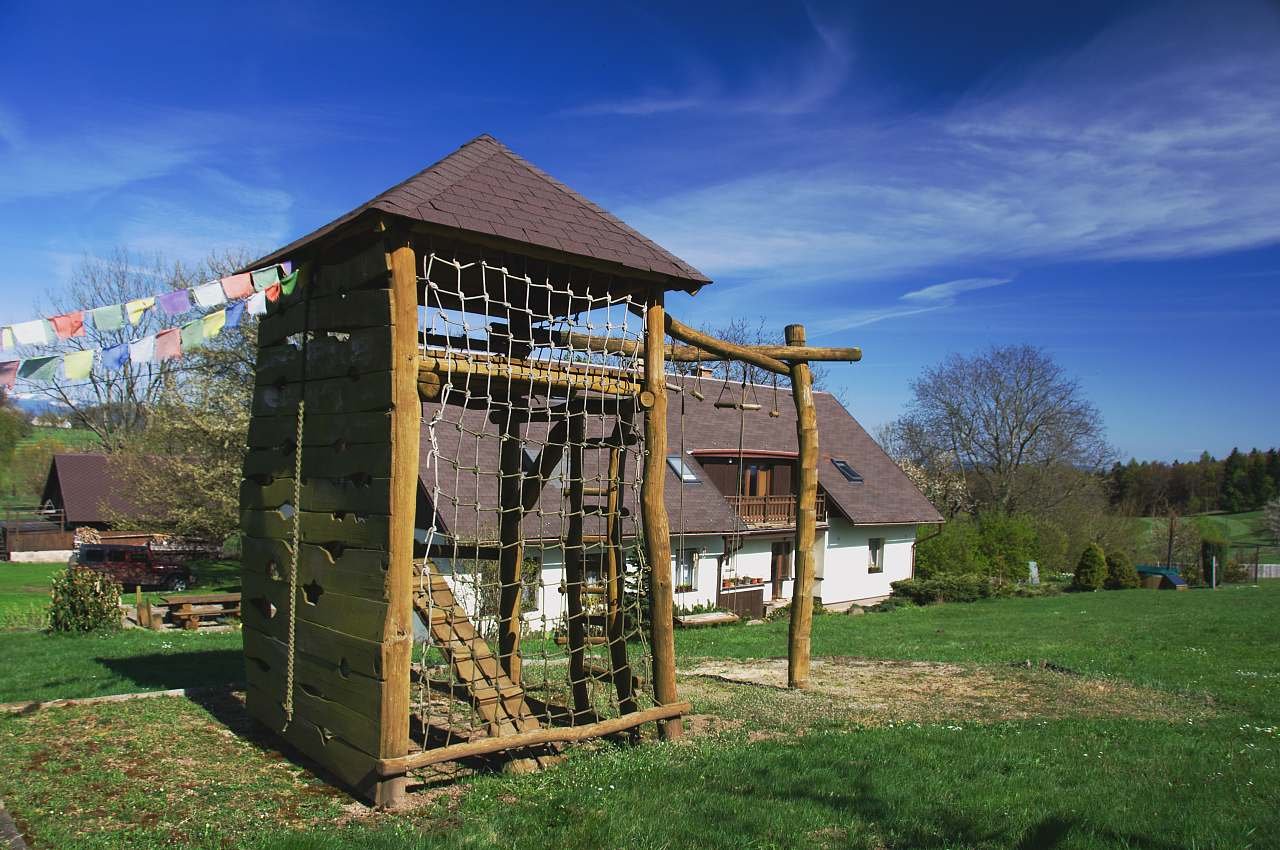 Chalé Na Paloučku com teatro infantil