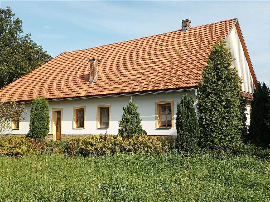 Huisje op het kruispunt van Horní Dobrouč