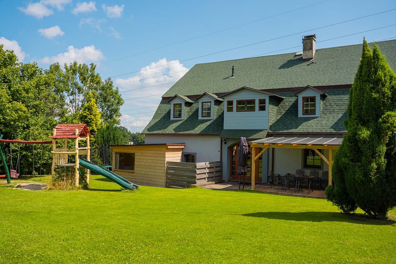 Chalupa Ostašovka se zahradou, terasou a saunou - léto
