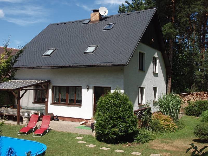 Hütte unter dem Schloss Wallenstein