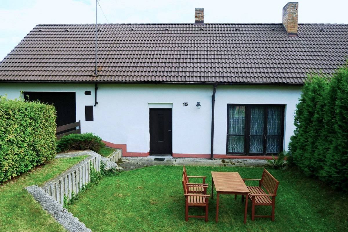 Cottage under the linden trees of Chyšky