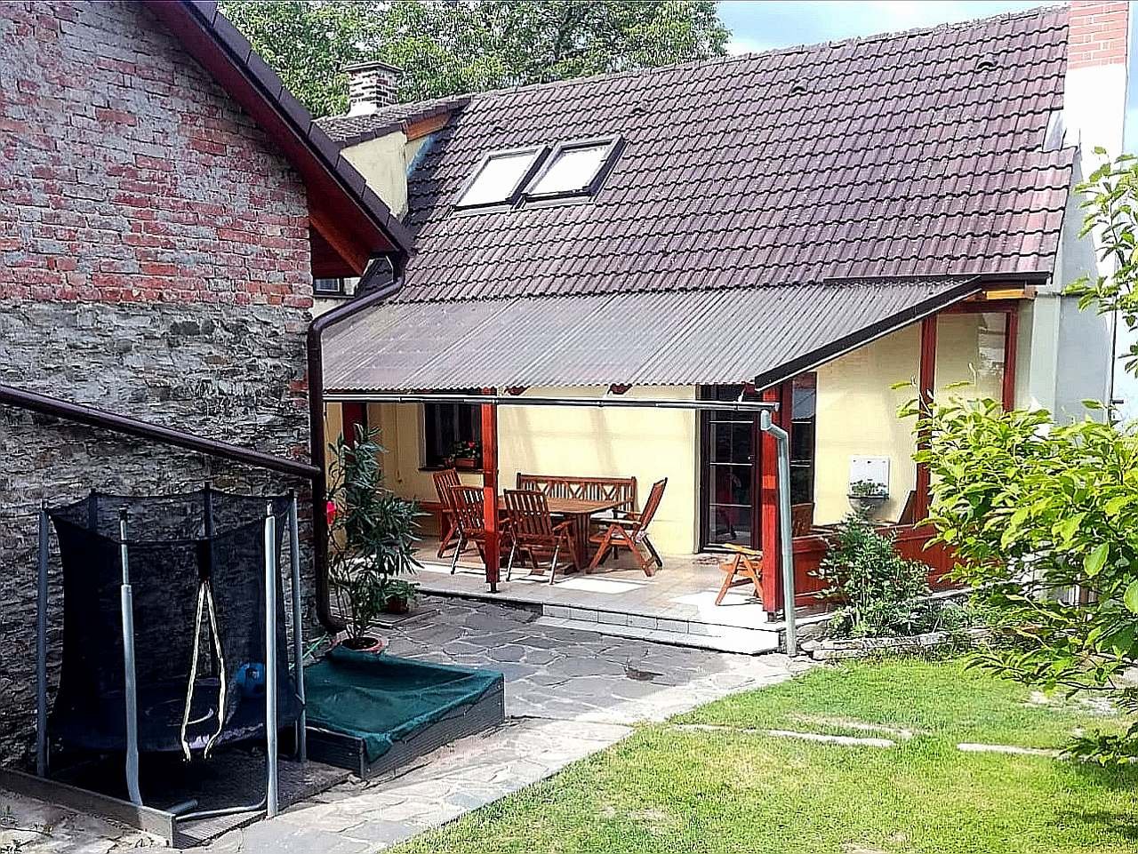 Sommerhus Podhořany nær Ronova - terrasse