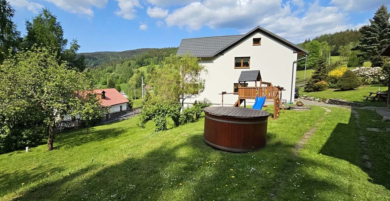 Chalupa Rochlitz s horkým koupacím sudem