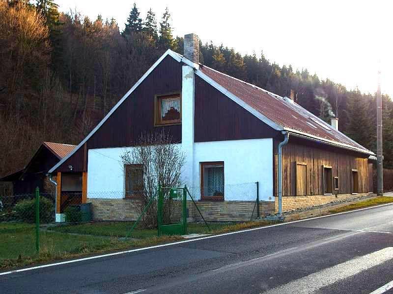 Ngôi nhà nhỏ ở Mařenka và Jeníček - nhìn từ phía trước