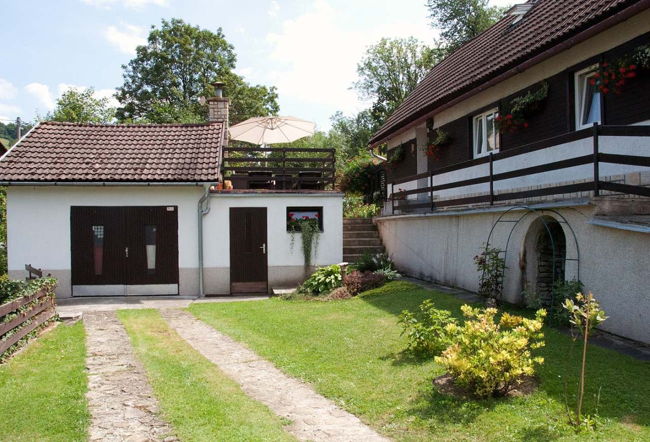 Casa de campo à beira do riacho