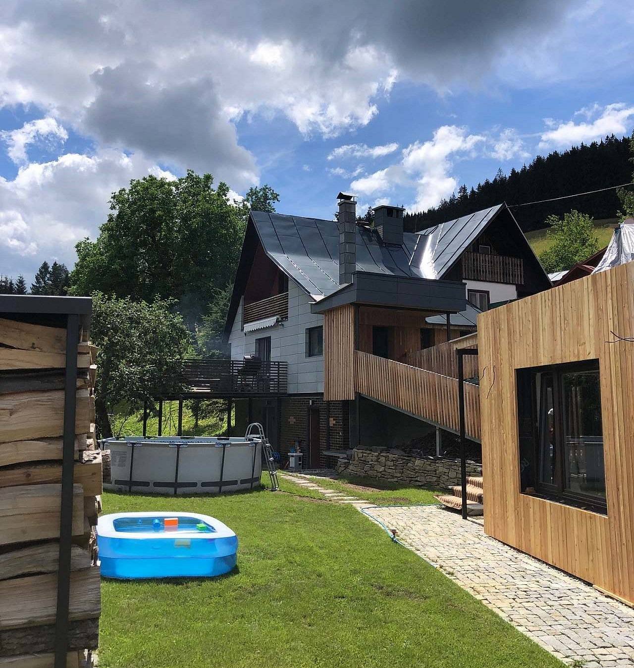 Cottage U Šindelářů Velké Karlovice met Finse sauna en zwembad