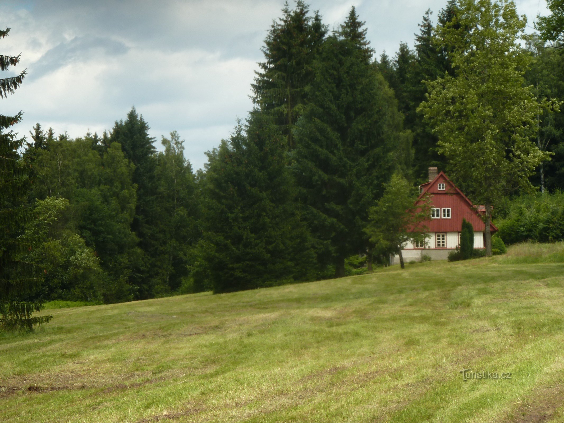 koča v Lužanah