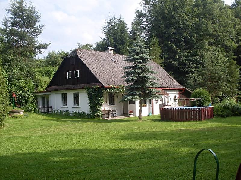 Mökki lähellä Dvořákin perhettä