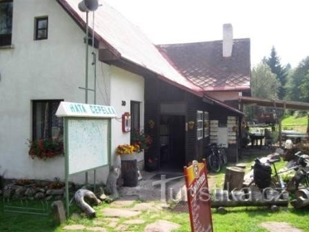 Hütte Čepelka in der Siedlung Paseka