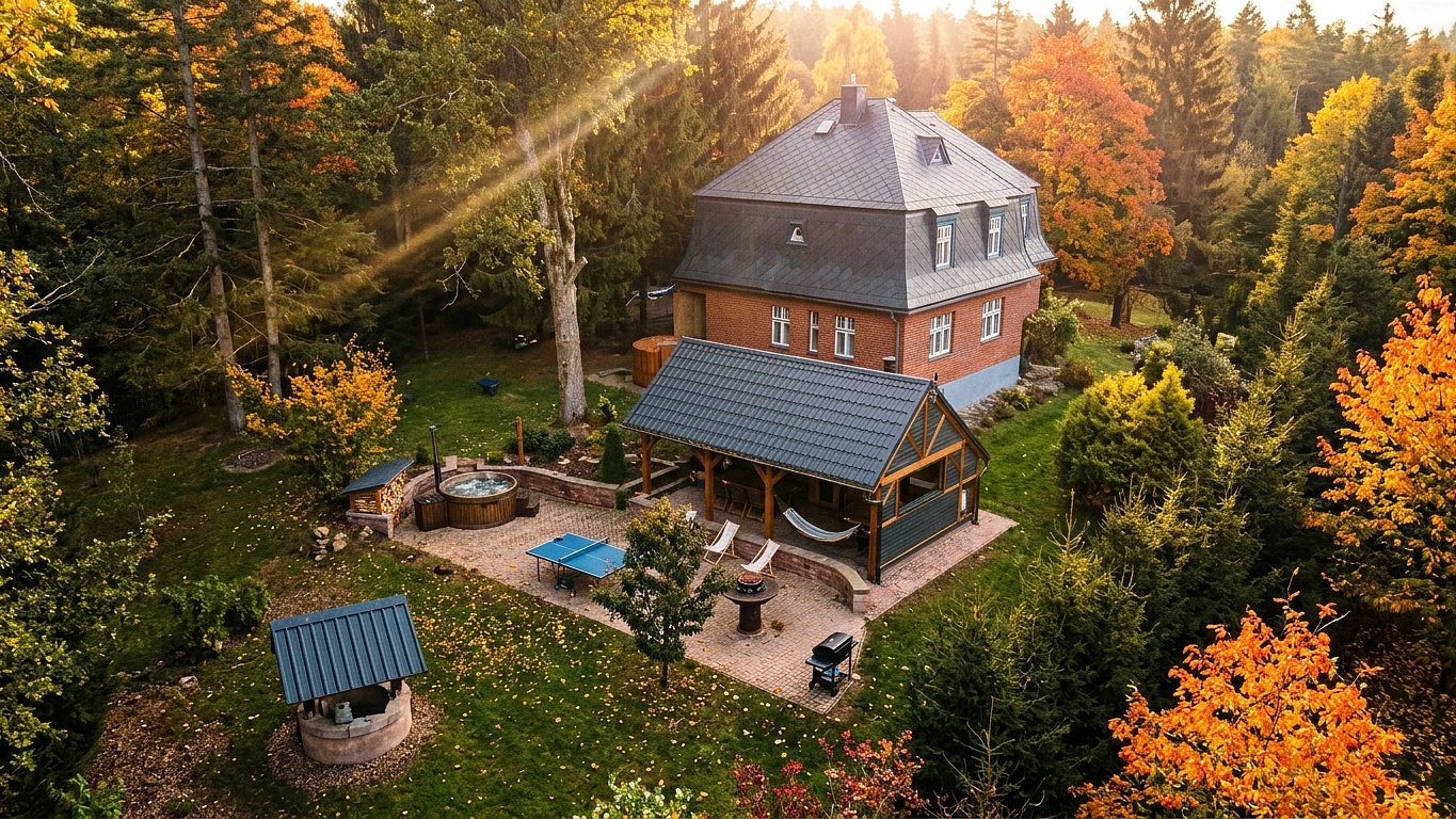 Chata Na Břehu Potoka DRON říjen 2026