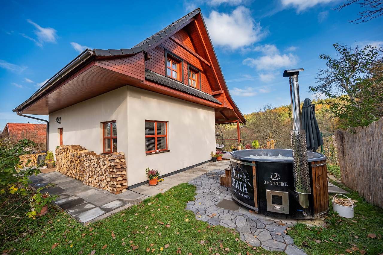 Cottage above the spa valley