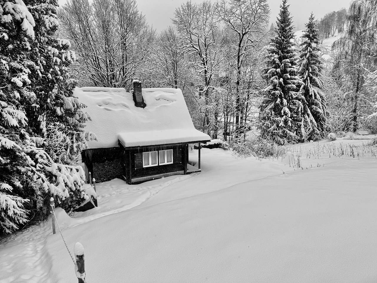 Chata Naděje pod sněhem