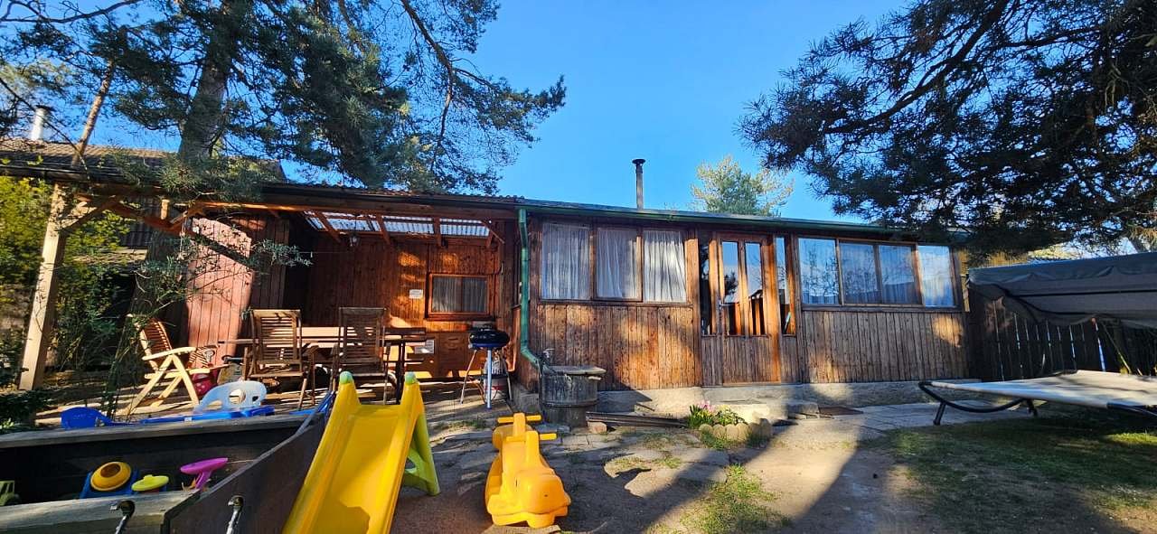 Chata u hřiště - Loučeň