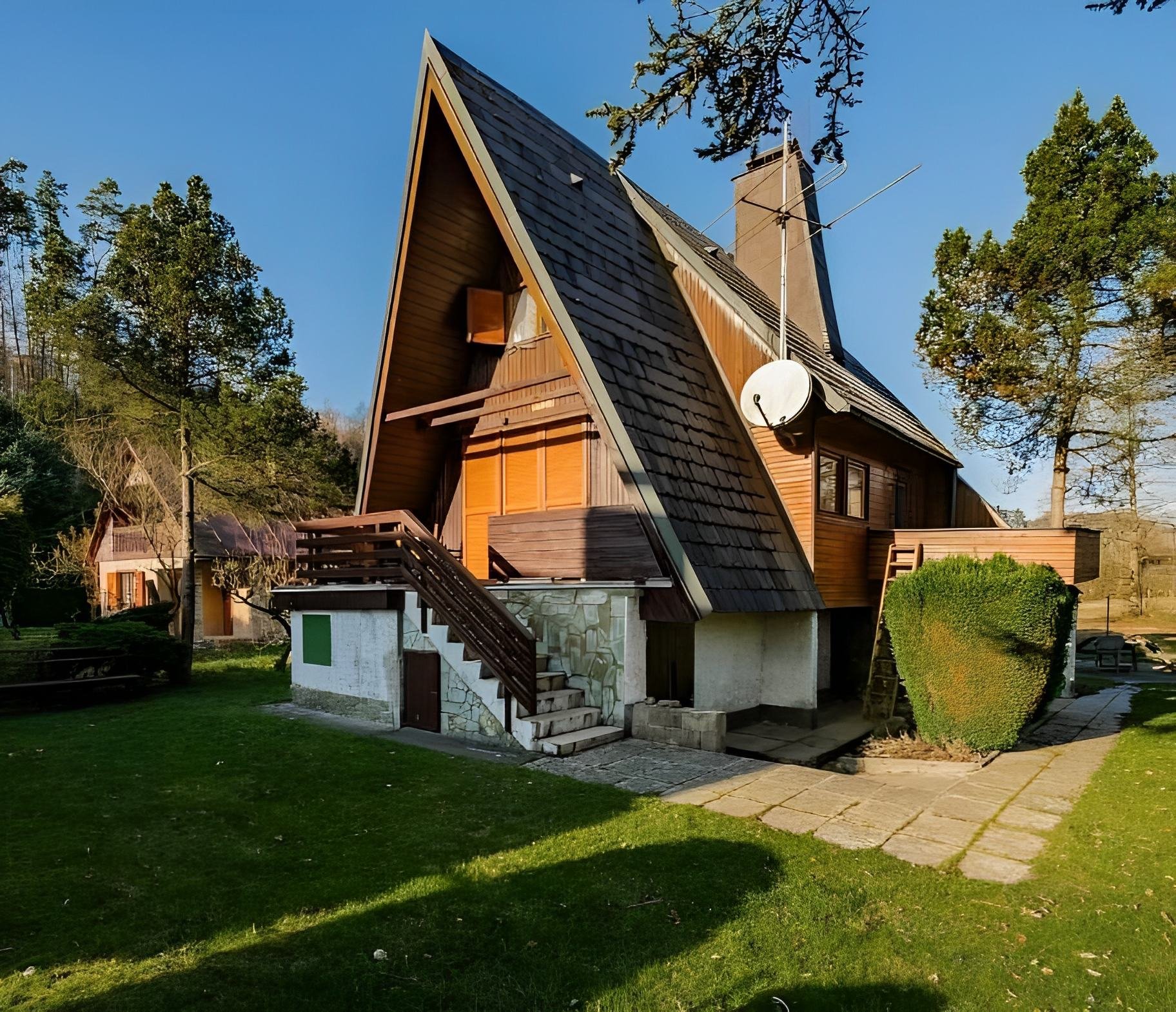 Chata u řeky Lužnice